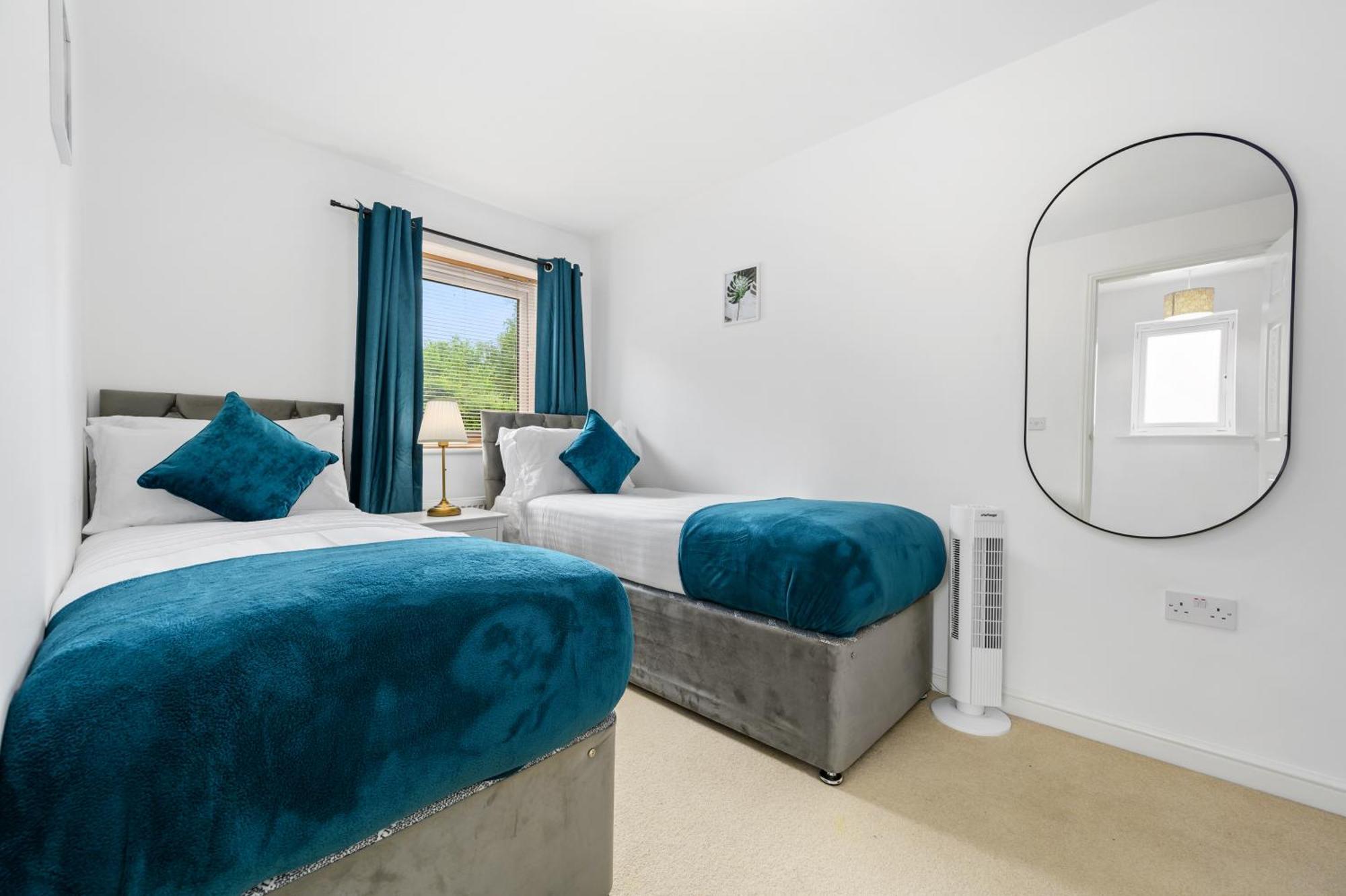 Lovely Manchester House , Quiet Neighborhood, 6Mins To Coop Live Arena, Etihad Stadium & City Centre With Wifi & Free Private Parking Exterior foto