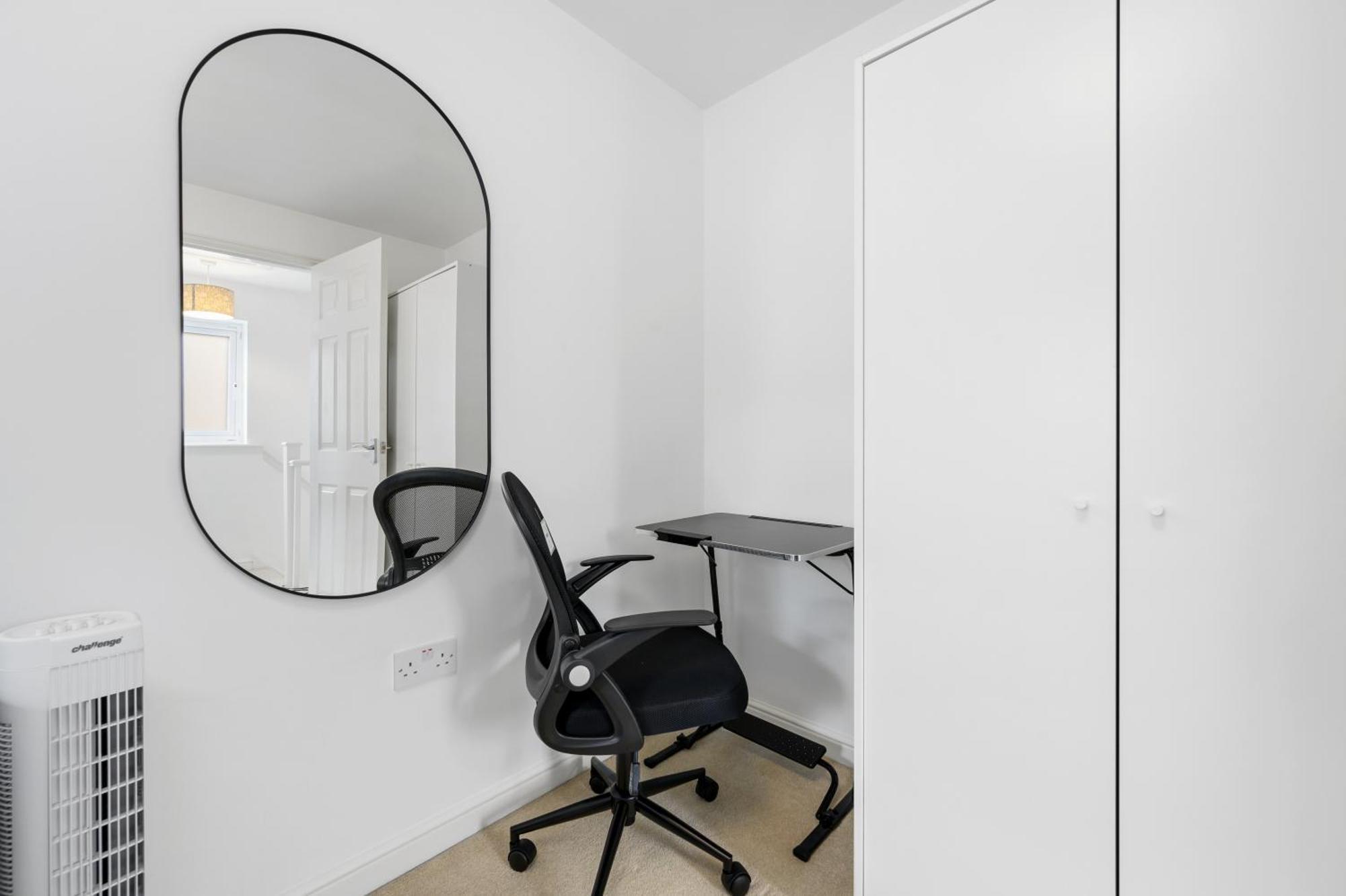 Lovely Manchester House , Quiet Neighborhood, 6Mins To Coop Live Arena, Etihad Stadium & City Centre With Wifi & Free Private Parking Exterior foto