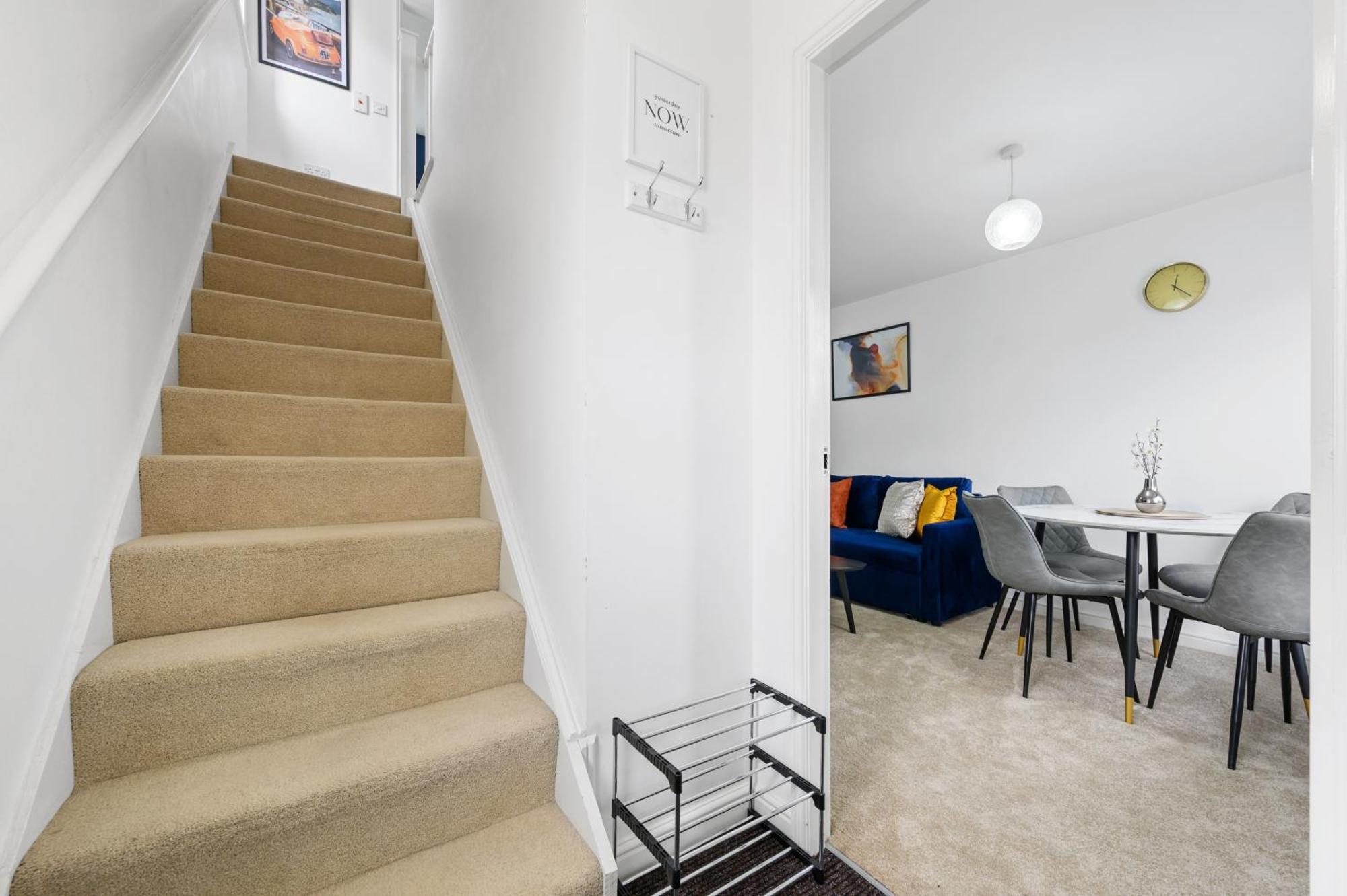 Lovely Manchester House , Quiet Neighborhood, 6Mins To Coop Live Arena, Etihad Stadium & City Centre With Wifi & Free Private Parking Exterior foto